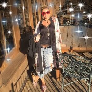 Meet your Posher, Borislava